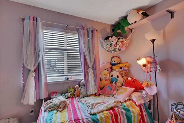 1716 River Run Dr, Marysville, CA 95901