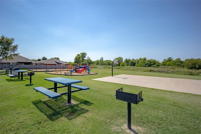 13917 Agate Drive, Yukon, OK 73099