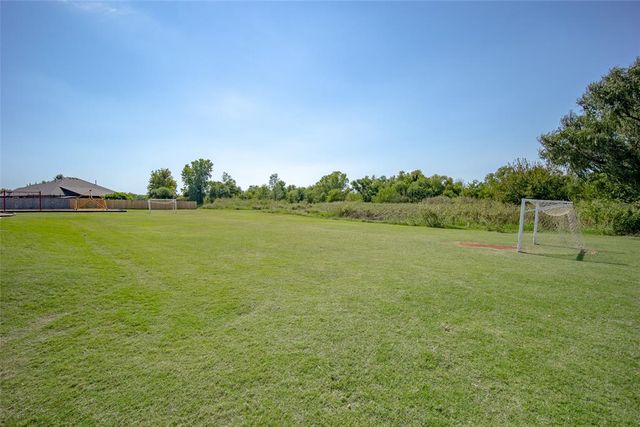 13917 Agate Drive, Yukon, OK 73099