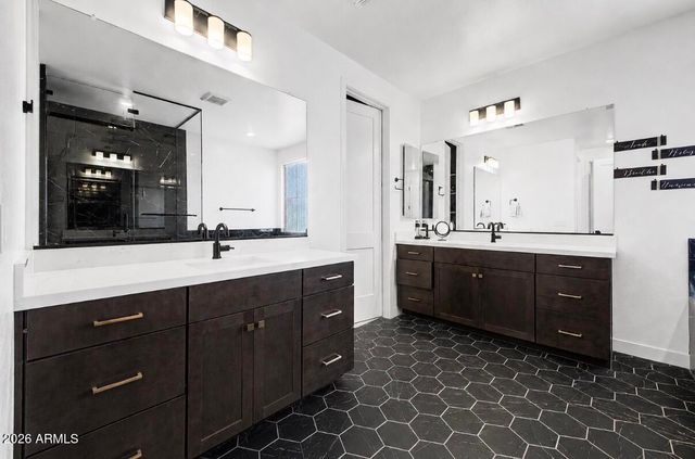 5909 S GRANITE Street, Gilbert, AZ 85298