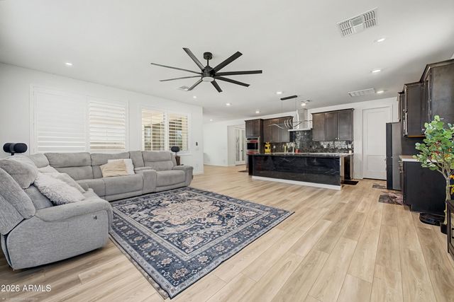5909 S GRANITE Street, Gilbert, AZ 85298