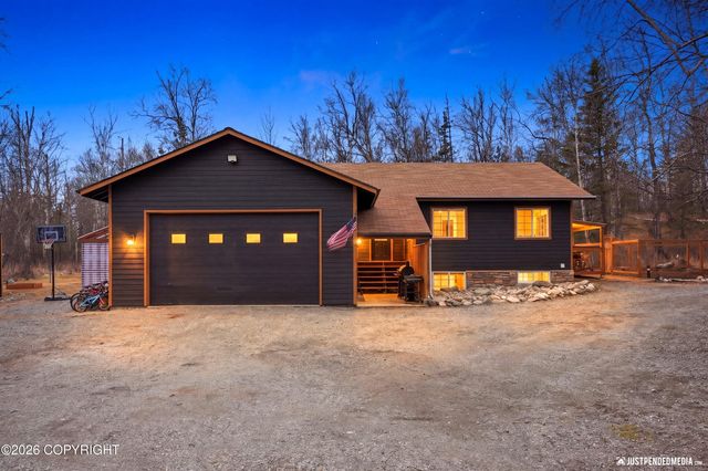 1400 N Armor Court, Wasilla, AK 99654