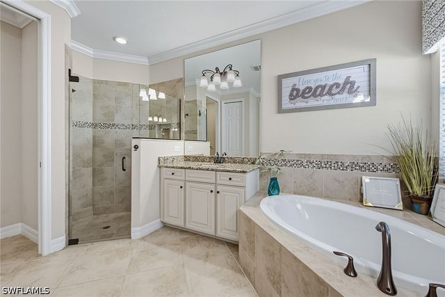 2918 Aviamar CIR, Naples, FL 34114