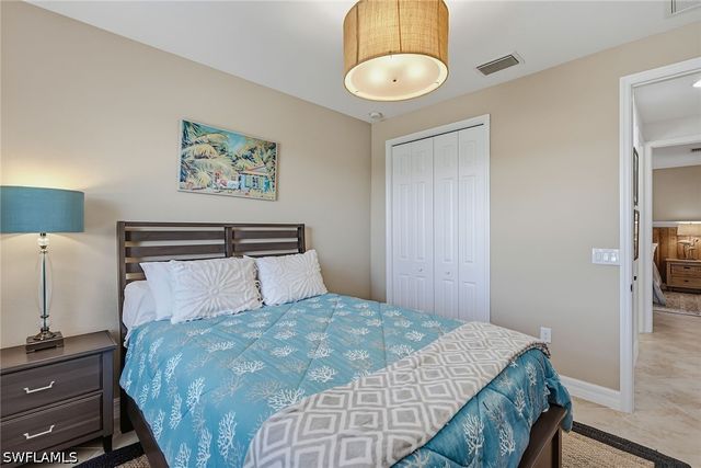 2918 Aviamar CIR, Naples, FL 34114