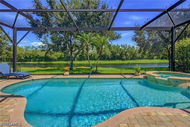 2918 Aviamar CIR, Naples, FL 34114