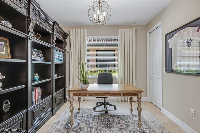 2918 Aviamar CIR, Naples, FL 34114