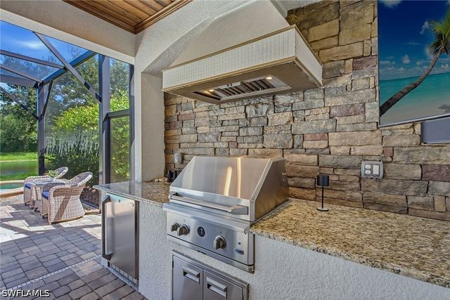 2918 Aviamar CIR, Naples, FL 34114