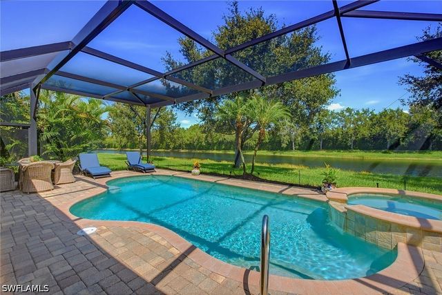 2918 Aviamar CIR, Naples, FL 34114