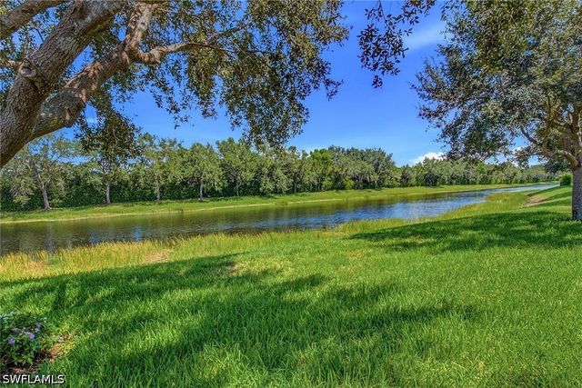 2918 Aviamar CIR, Naples, FL 34114