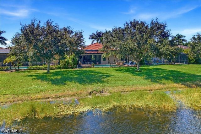 2918 Aviamar CIR, Naples, FL 34114