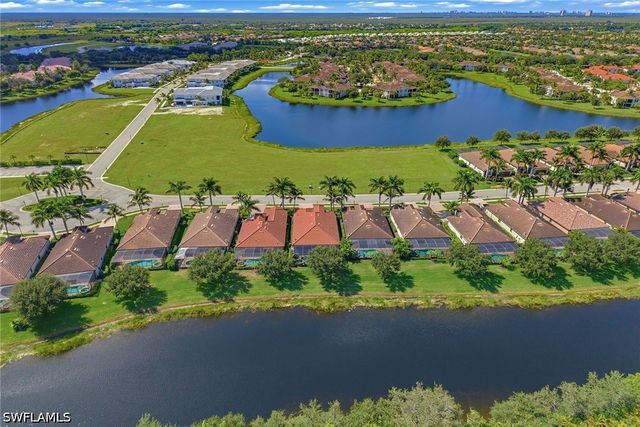 2918 Aviamar CIR, Naples, FL 34114