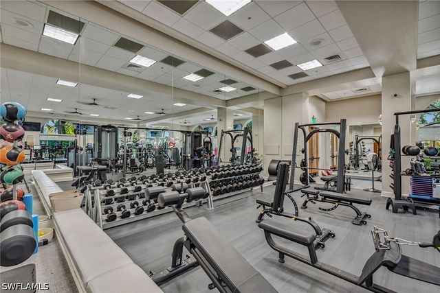 2918 Aviamar CIR, Naples, FL 34114