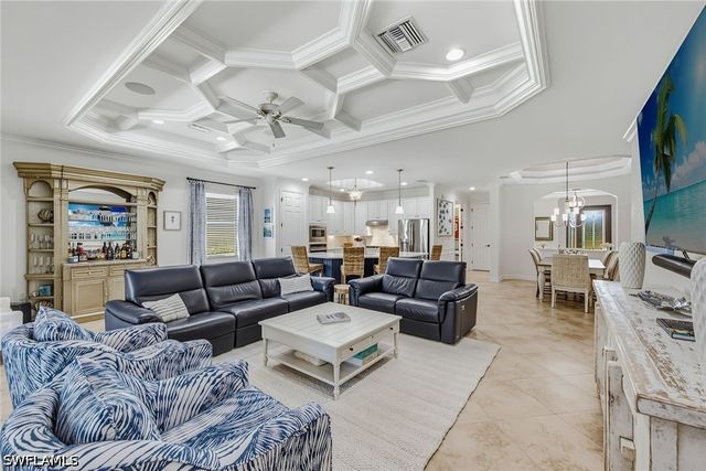 2918 Aviamar CIR, Naples, FL 34114
