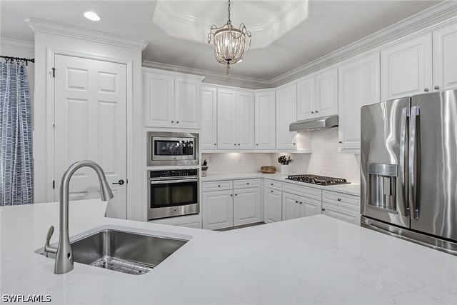 2918 Aviamar CIR, Naples, FL 34114
