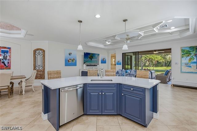 2918 Aviamar CIR, Naples, FL 34114