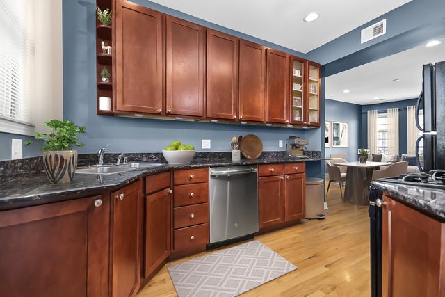 1524 W Fargo Avenue 2S, Chicago, IL 60626