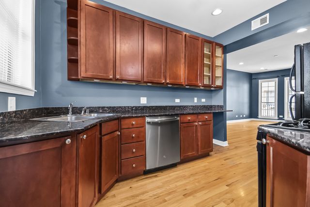 1524 W Fargo Avenue 2S, Chicago, IL 60626