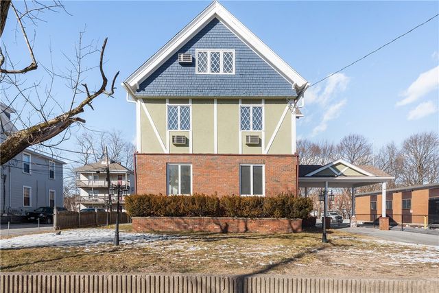 58 Hamlet Avenue, Woonsocket, RI 02895