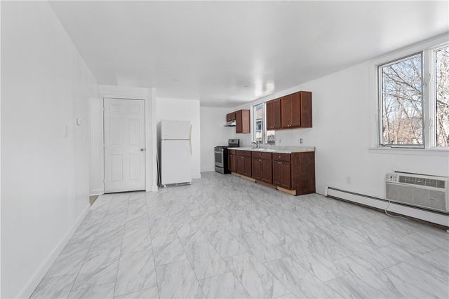 58 Hamlet Avenue, Woonsocket, RI 02895