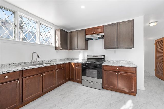 58 Hamlet Avenue, Woonsocket, RI 02895