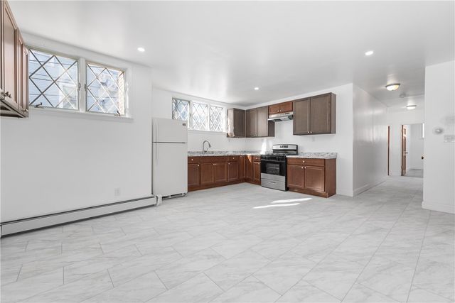 58 Hamlet Avenue, Woonsocket, RI 02895