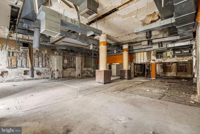 17-23 S 52ND ST, Philadelphia, PA 19139