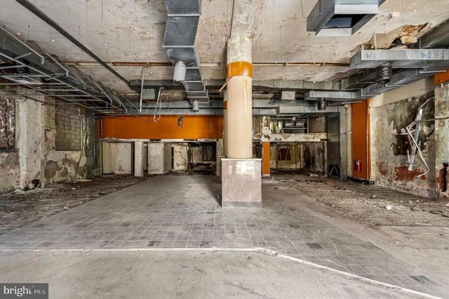 17-23 S 52ND ST, Philadelphia, PA 19139