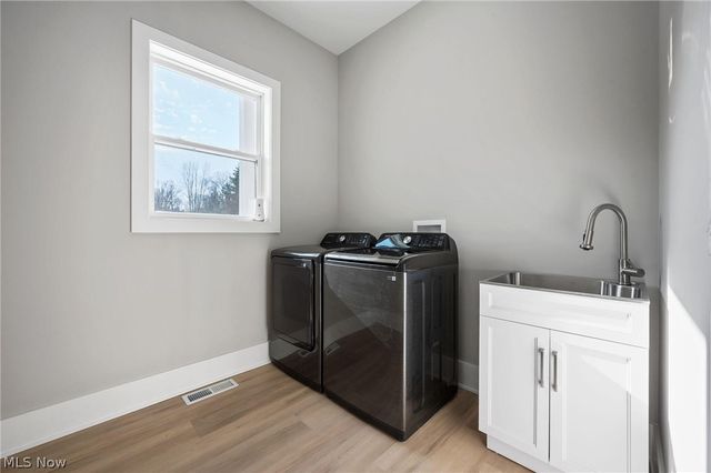 2069 Mattingly Road, Hinckley, OH 44233