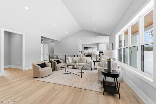 2069 Mattingly Road, Hinckley, OH 44233