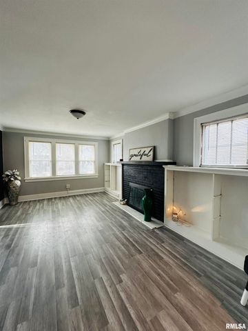 2116 N PEORIA Avenue, Peoria, IL 61604