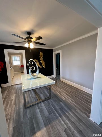 2116 N PEORIA Avenue, Peoria, IL 61604