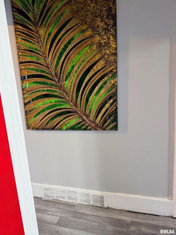 2116 N PEORIA Avenue, Peoria, IL 61604