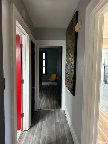 2116 N PEORIA Avenue, Peoria, IL 61604