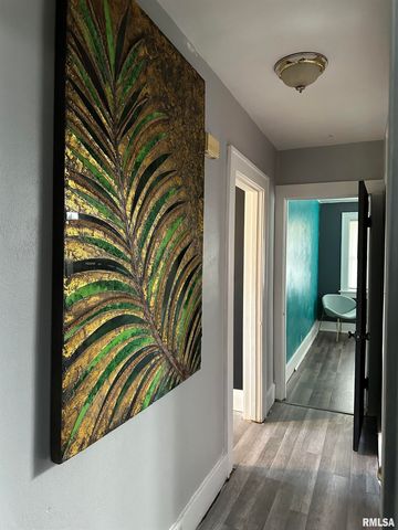 2116 N PEORIA Avenue, Peoria, IL 61604