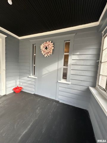 2116 N PEORIA Avenue, Peoria, IL 61604