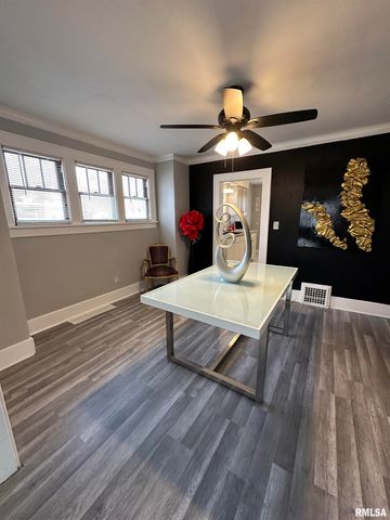 2116 N PEORIA Avenue, Peoria, IL 61604