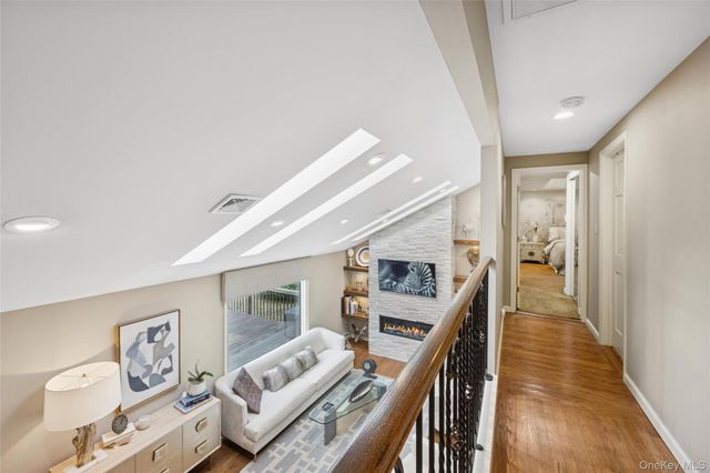 17 Dover Lane, Old Bethpage, NY 11804