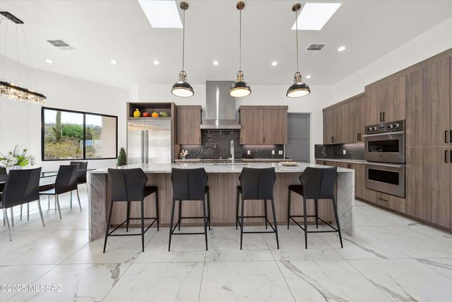 3861 N River Hills Drive, Tucson, AZ 85750