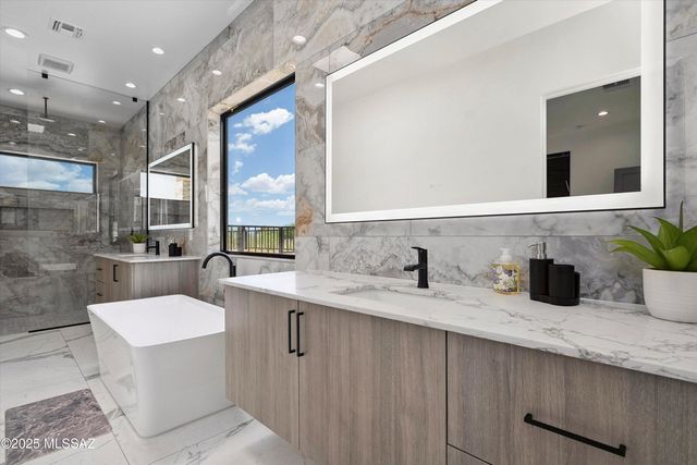 3861 N River Hills Drive, Tucson, AZ 85750