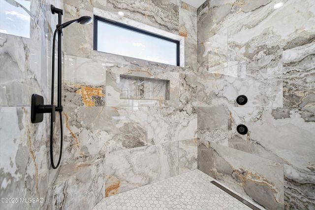 3861 N River Hills Drive, Tucson, AZ 85750