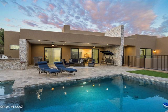 3861 N River Hills Drive, Tucson, AZ 85750