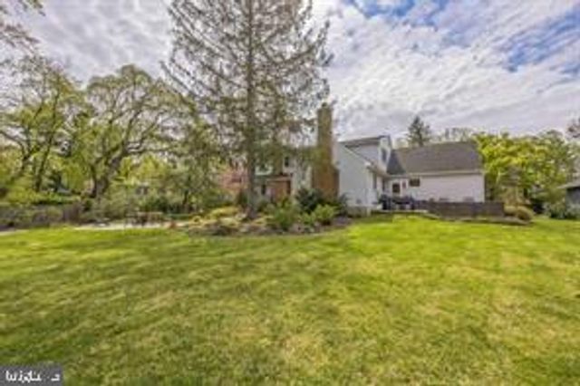 11 W SPRUCE, Moorestown, NJ 08057