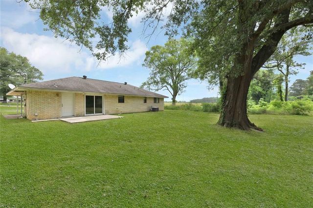200 Lilley Road, Shepherd, TX 77371
