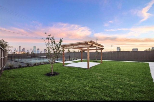 3075 Hicks Street, Houston, TX 77007