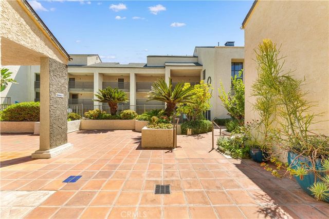 64 N Mar Vista Avenue 327, Pasadena, CA 91106