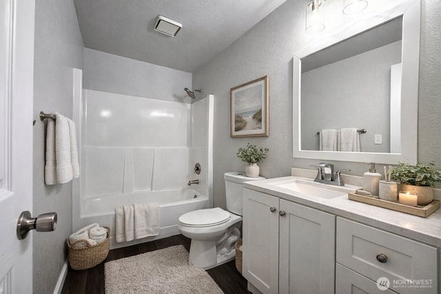 10318 15th Avenue Ct E, Tacoma, WA 98445