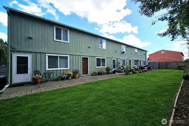 10318 15th Avenue Ct E, Tacoma, WA 98445