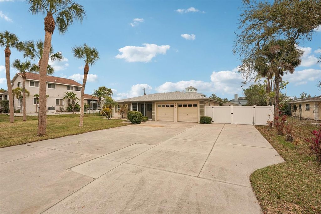 Image 3 of property listing at 342 SHORE DRIVE, Ellenton, FL 34222