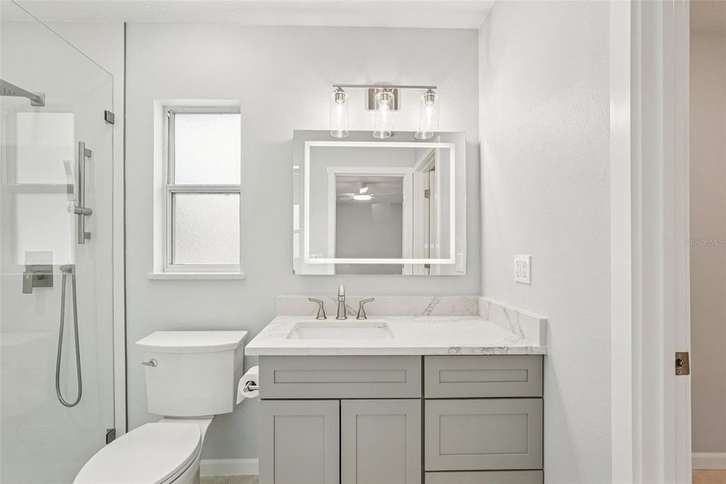 Image 21 of property listing at 342 SHORE DRIVE, Ellenton, FL 34222