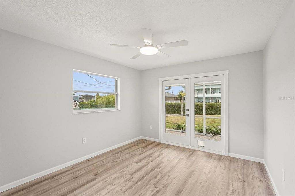 Image 23 of property listing at 342 SHORE DRIVE, Ellenton, FL 34222